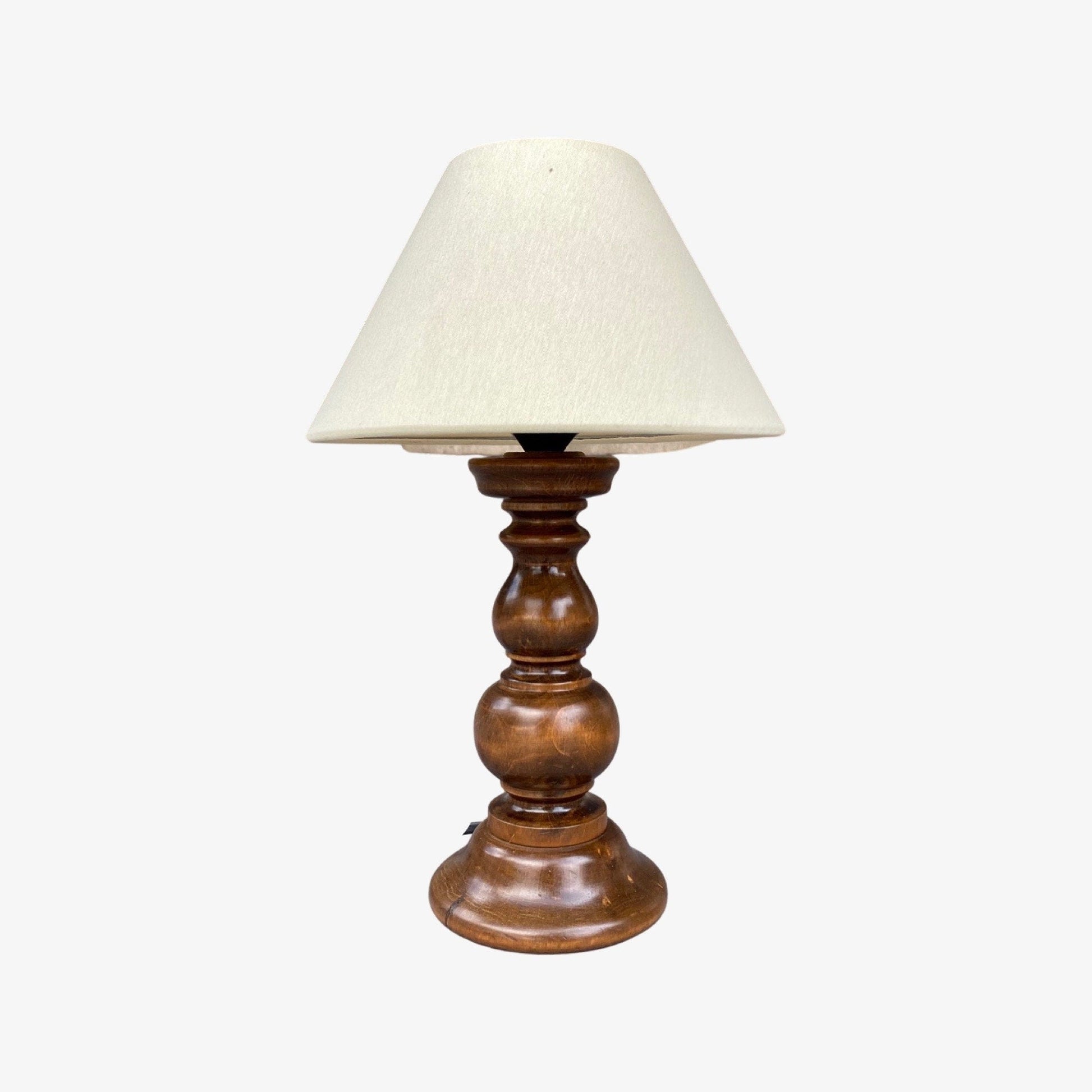 1950s Retro Dark Wood Table Lamp | Vintage Table Lamp Made Of Dark Wood | Vintage Lighting | Mid Century Modern Lighting | Linen Lampshade - FancyVintage.nl -