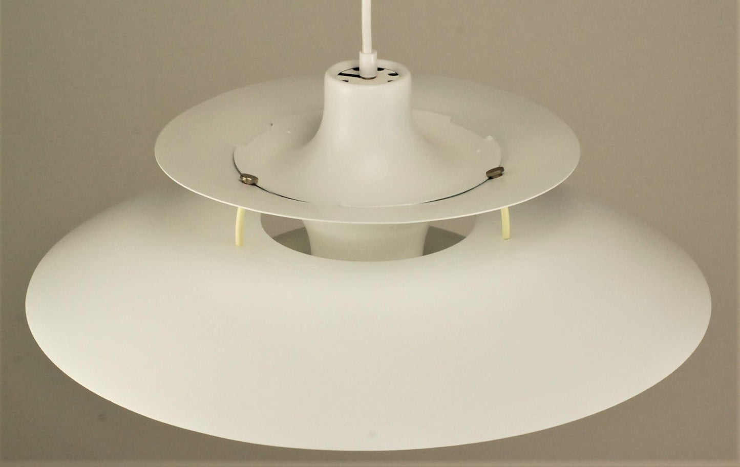 Custom Louis Poulsen PH5 Pendant Light - Design by Poul Henningsen | 'white with turquoise anti glare ring' - FancyVintage.nl -