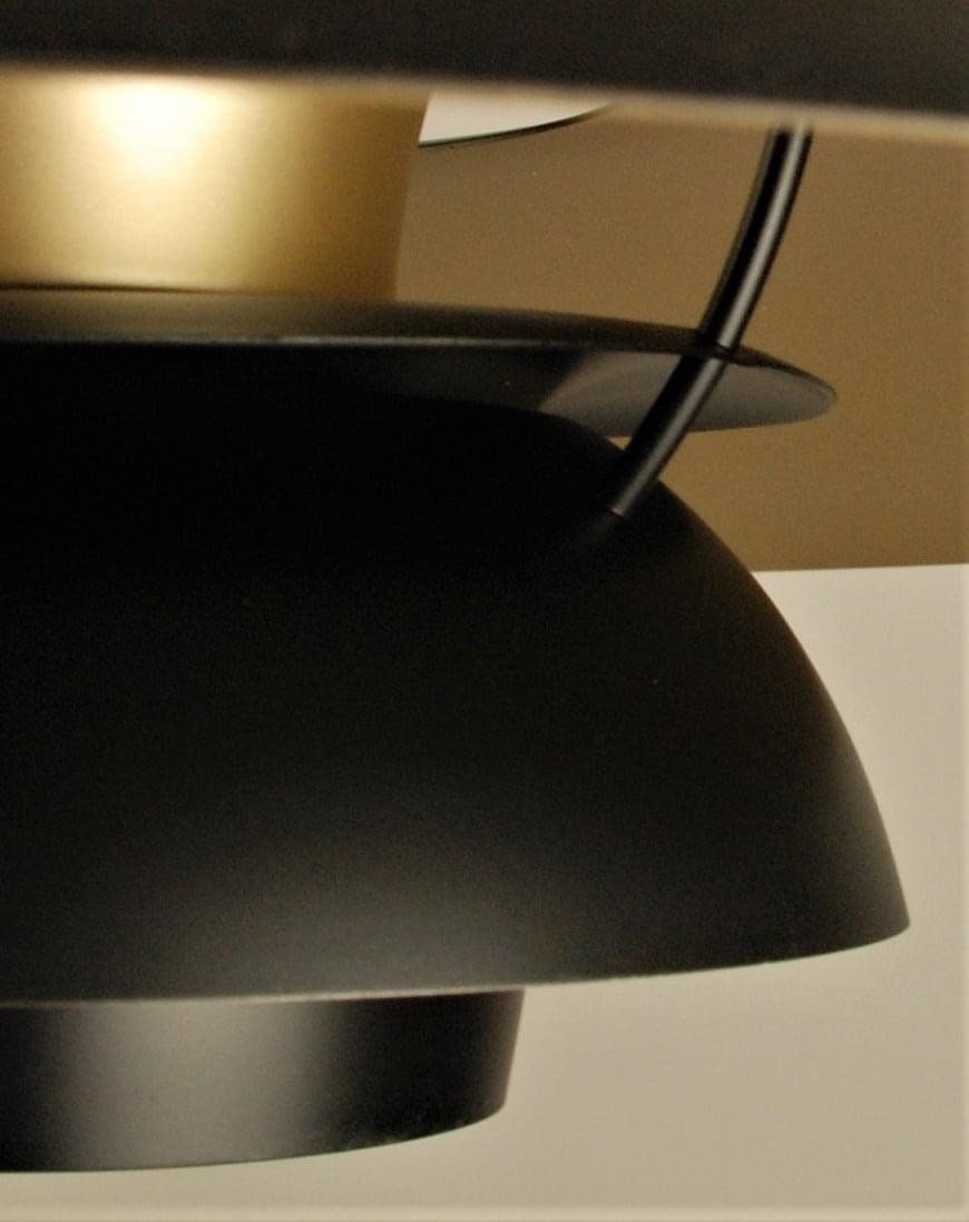 Restored Louis Poulsen model PH5 | black with gold colored. | Vintage Louis Poulsen PH 5 pendant light - FancyVintage.nl -